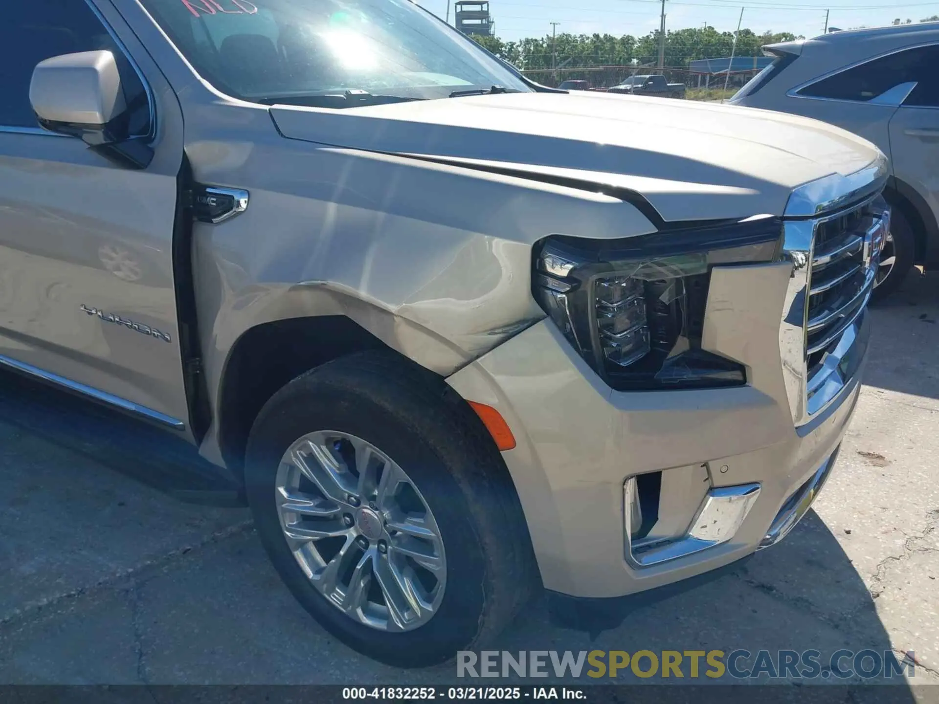 6 Photograph of a damaged car 1GKS1BKD3MR168352 GMC YUKON 2021