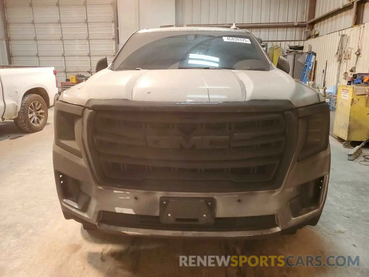 5 Photograph of a damaged car 1GKS1BKD3MR185989 GMC YUKON 2021