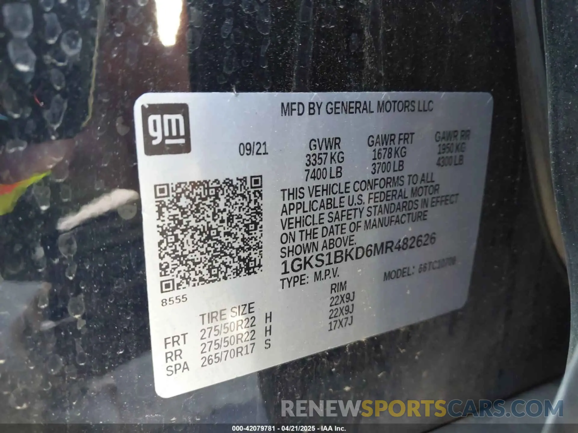 9 Photograph of a damaged car 1GKS1BKD6MR482626 GMC YUKON 2021