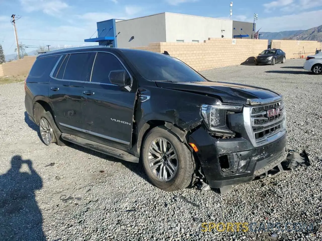 4 Фотография поврежденного автомобиля 1GKS1BKD7MR371454 GMC YUKON 2021