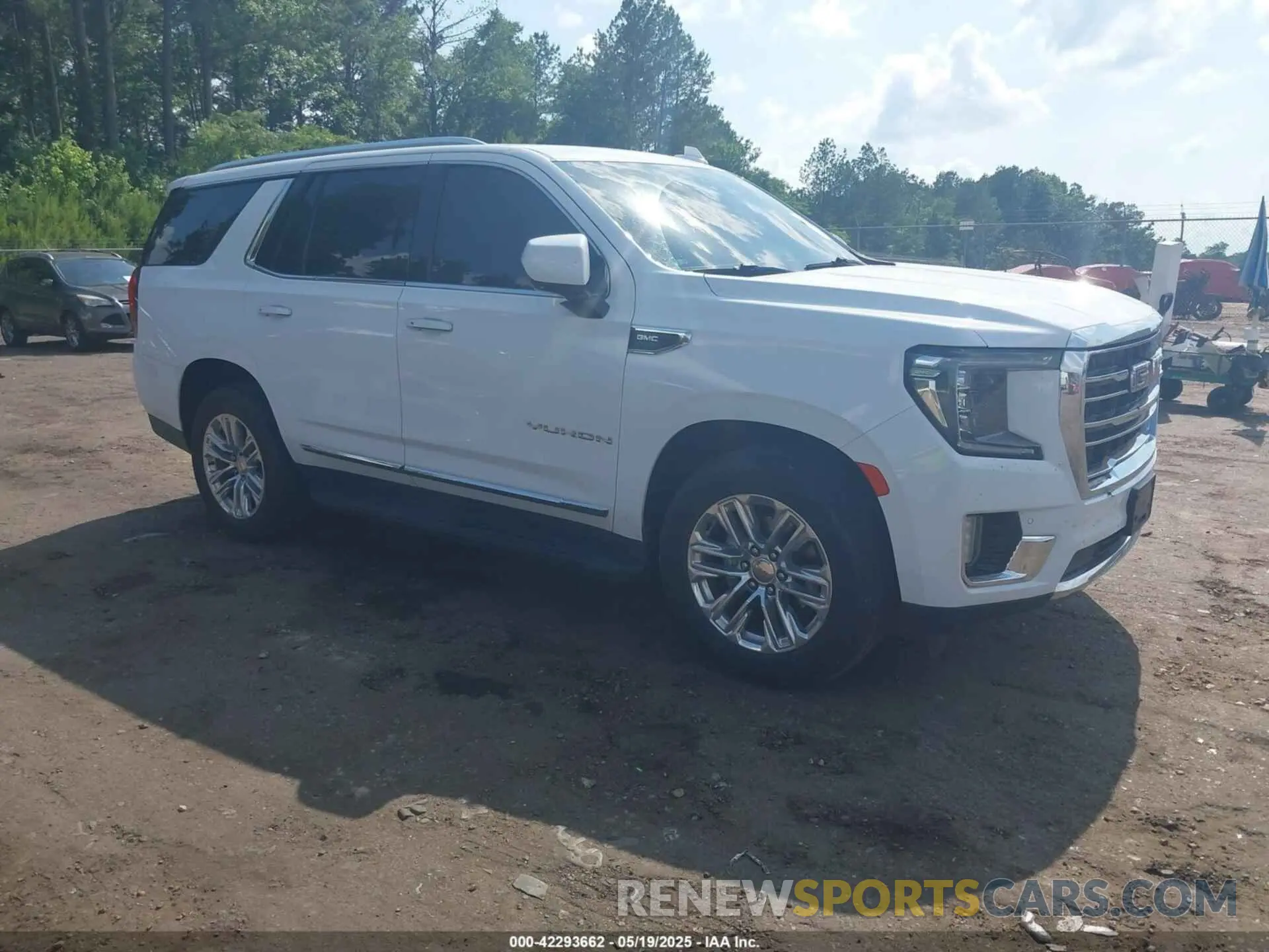 1 Фотография поврежденного автомобиля 1GKS1BKDXMR284292 GMC YUKON 2021