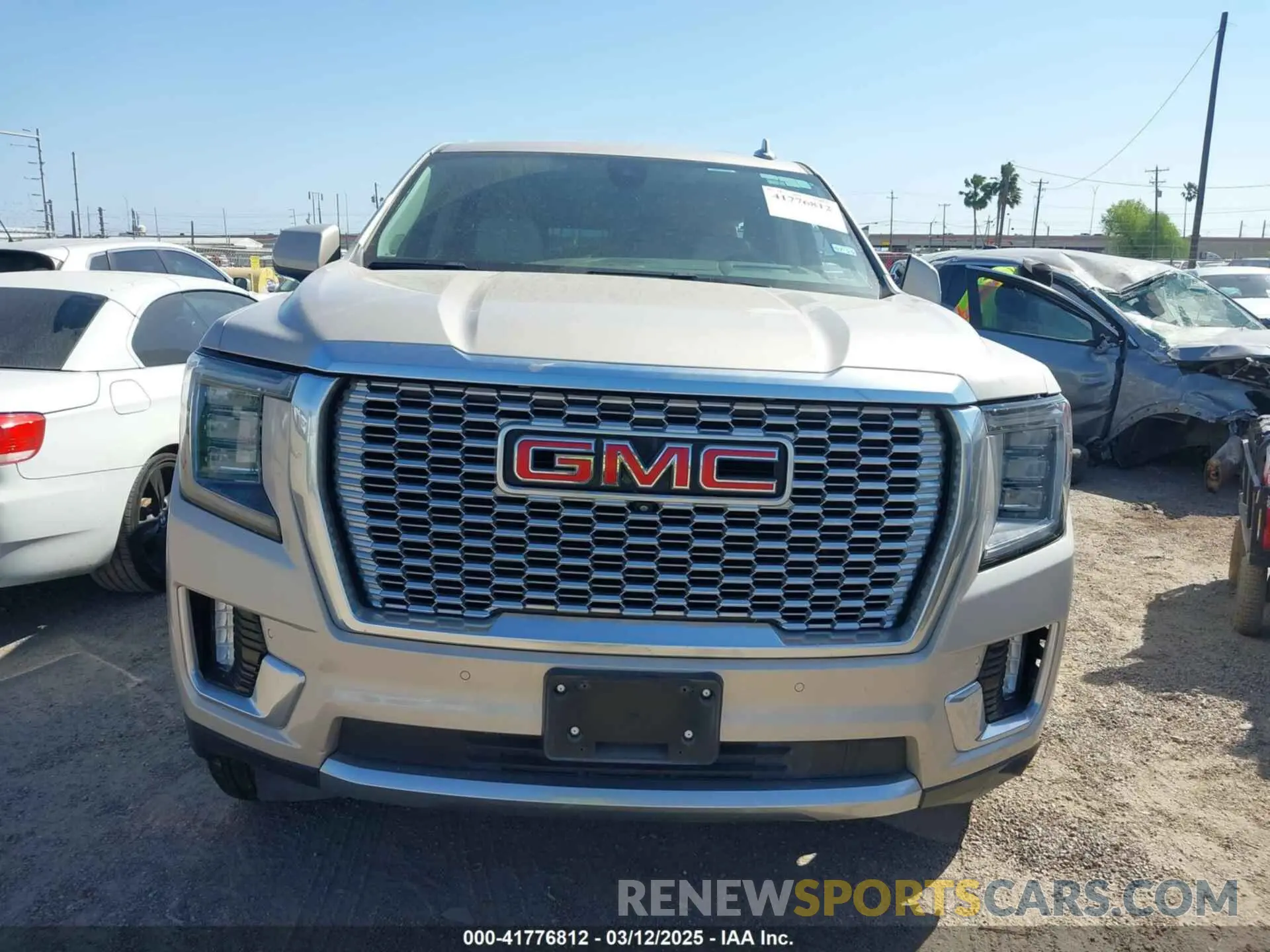 11 Photograph of a damaged car 1GKS1DKL6MR191045 GMC YUKON 2021