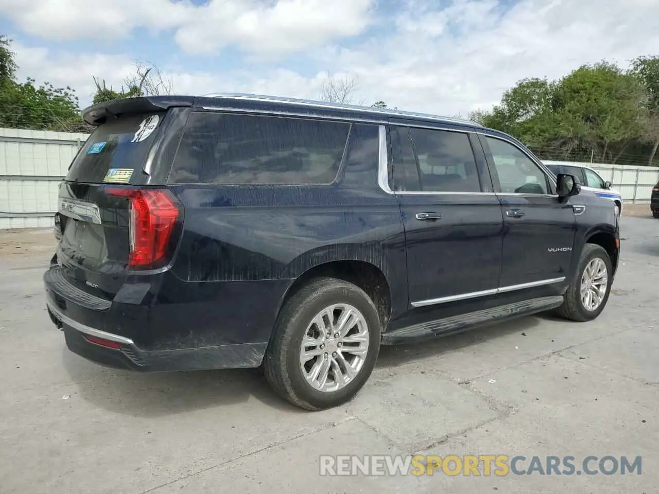 3 Фотография поврежденного автомобиля 1GKS1GKD8MR488604 GMC YUKON 2021