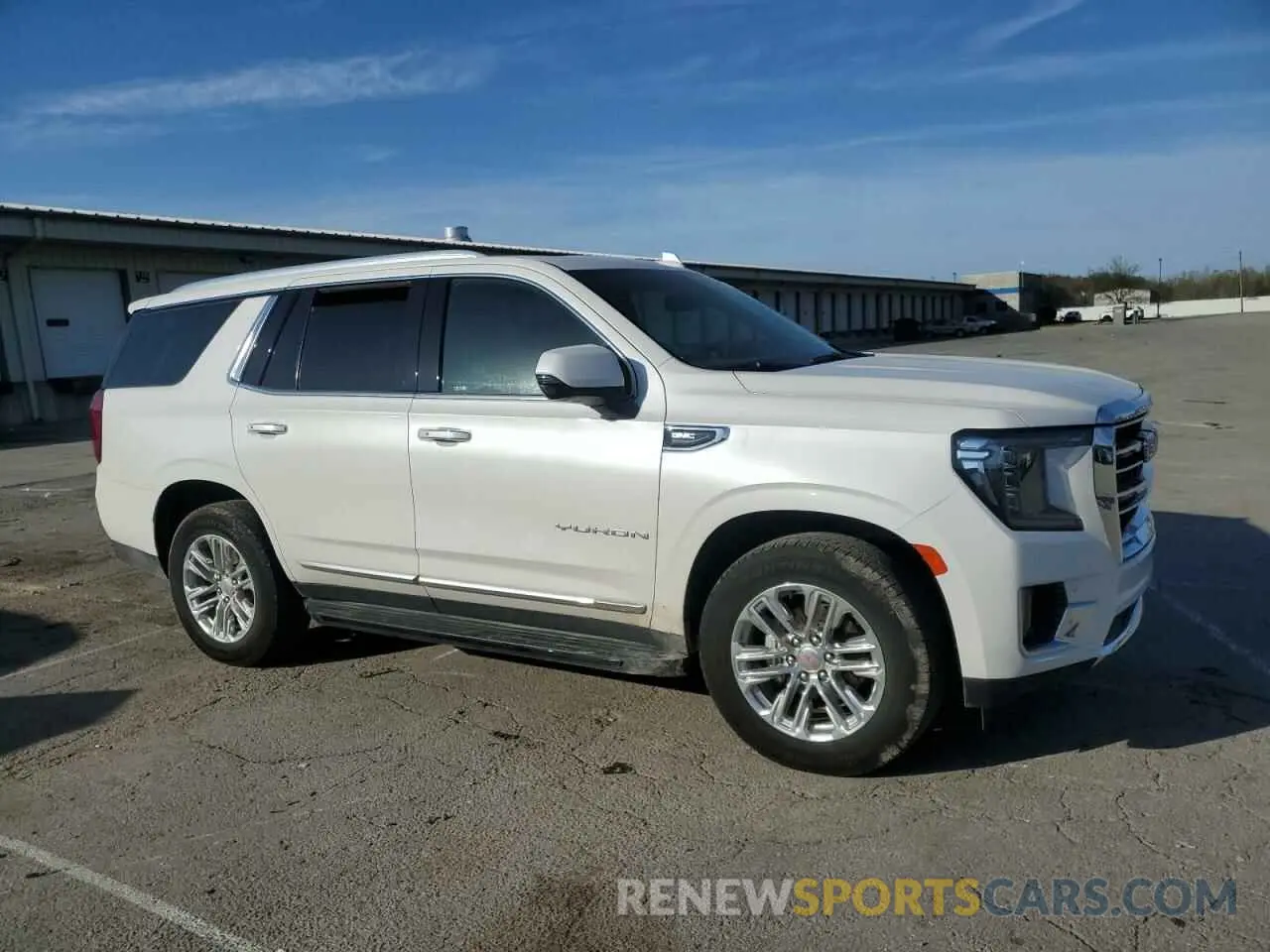 4 Photograph of a damaged car 1GKS2BKD2MR148235 GMC YUKON 2021
