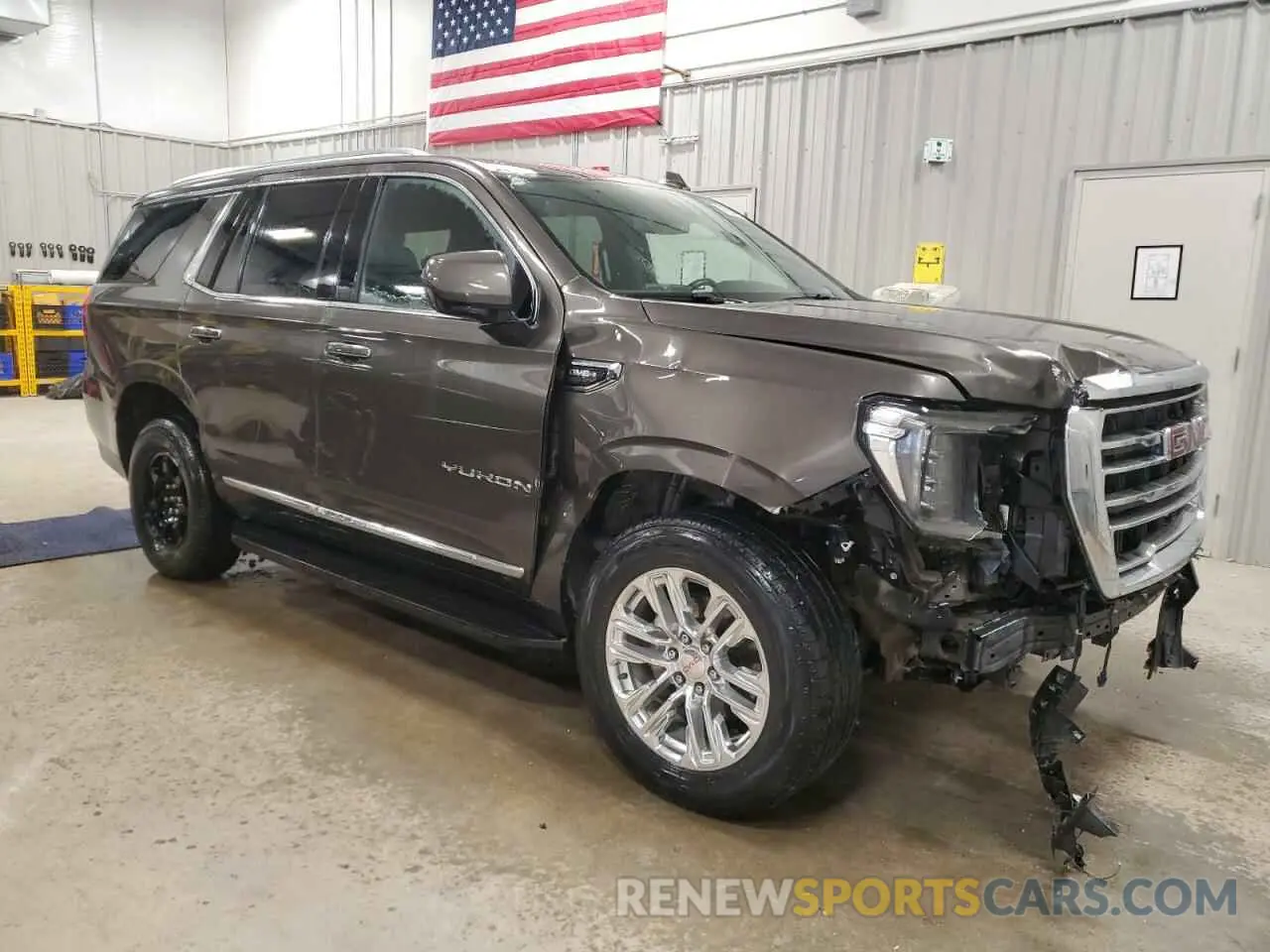 4 Photograph of a damaged car 1GKS2BKD2MR276684 GMC YUKON 2021
