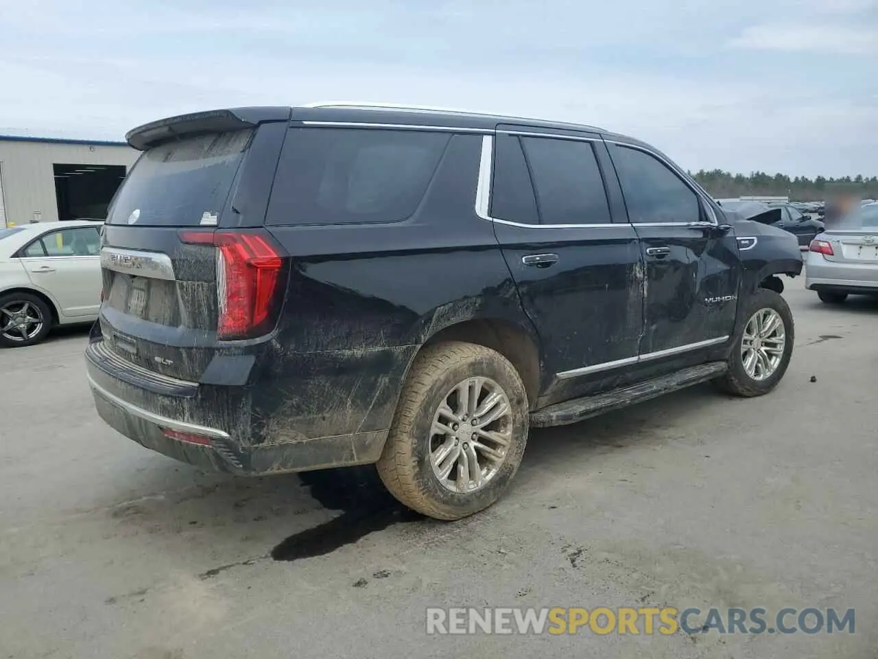 3 Photograph of a damaged car 1GKS2BKD2MR478652 GMC YUKON 2021