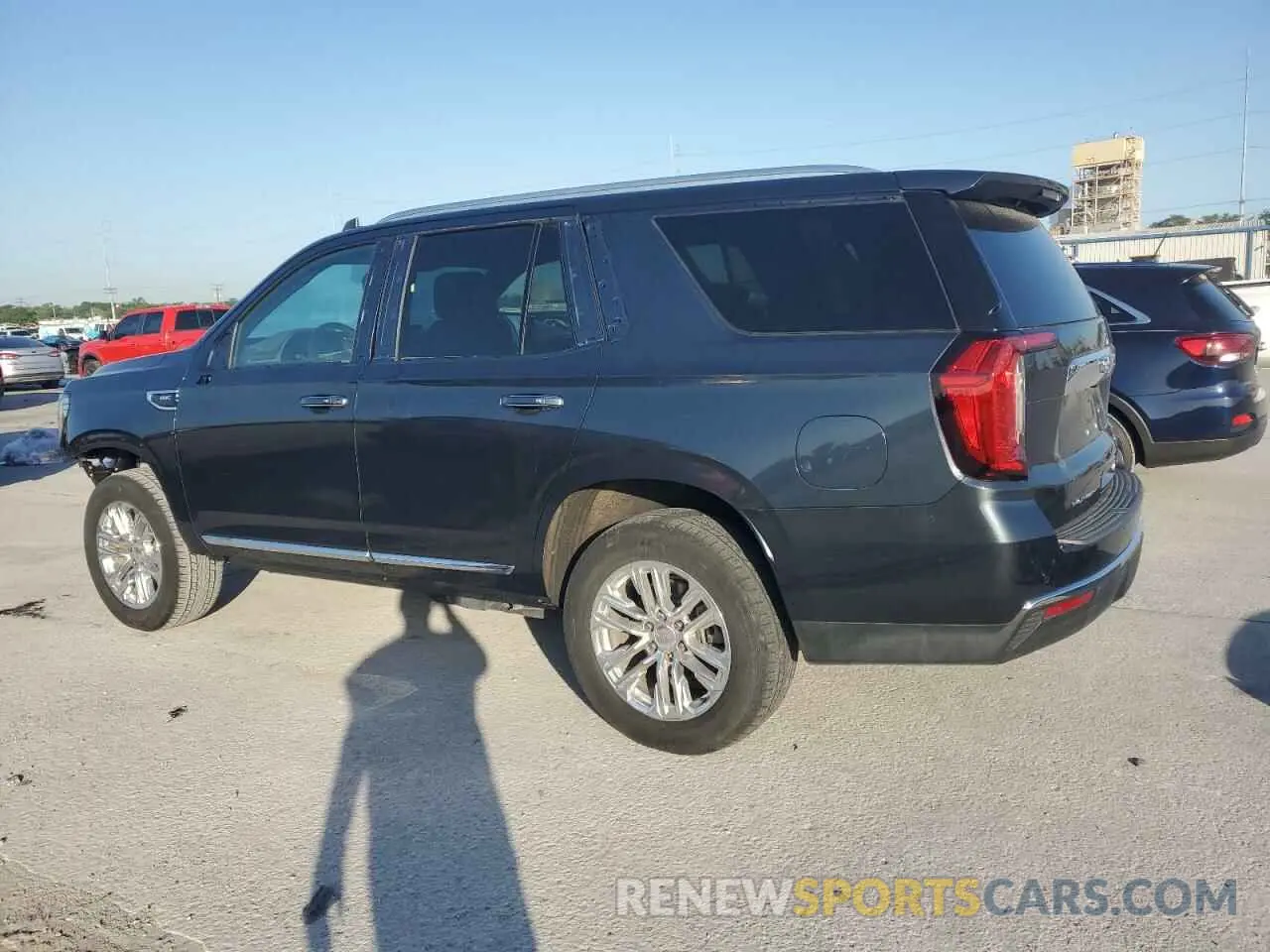 2 Photograph of a damaged car 1GKS2BKD3MR137812 GMC YUKON 2021
