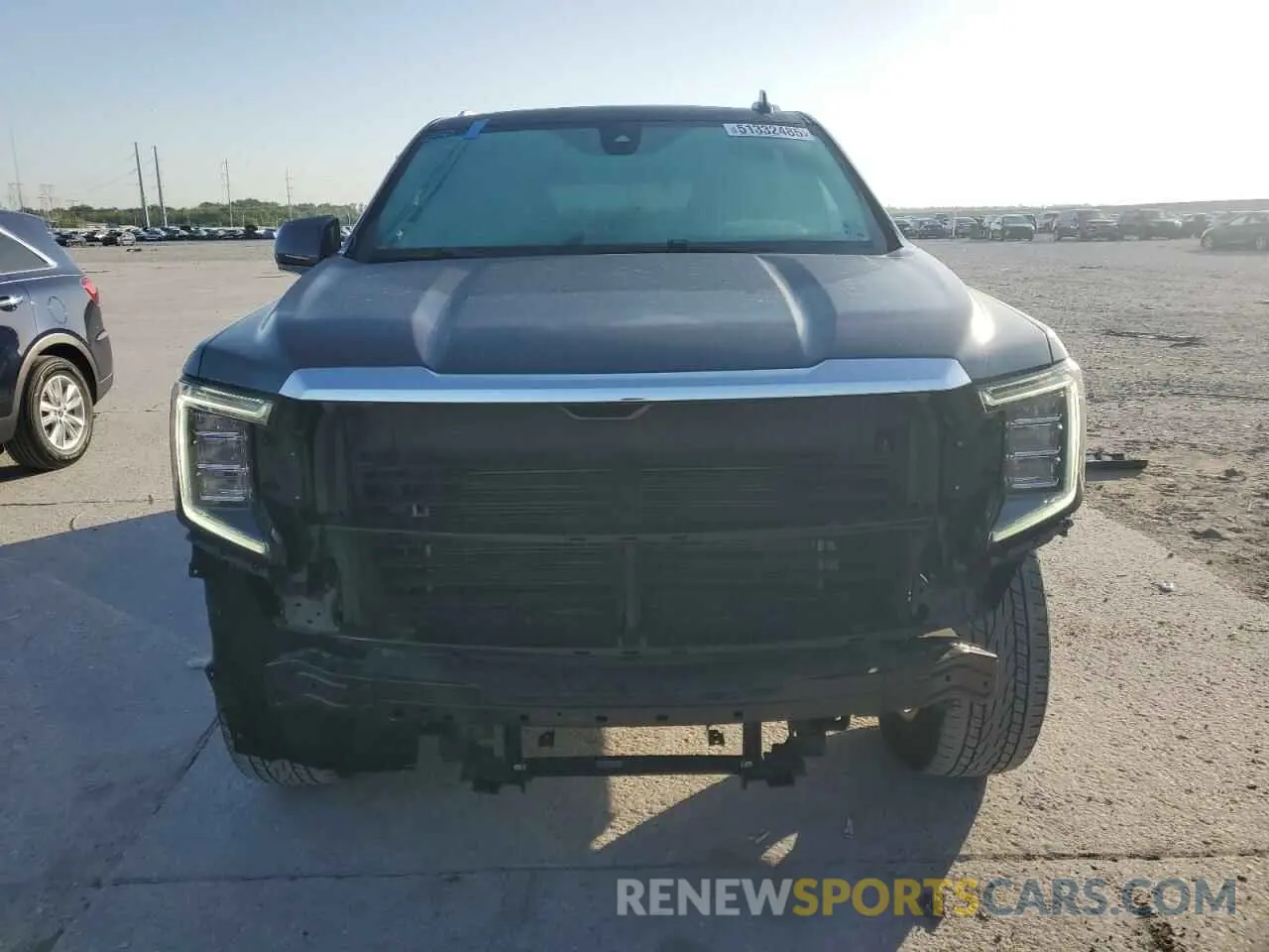 5 Photograph of a damaged car 1GKS2BKD3MR137812 GMC YUKON 2021