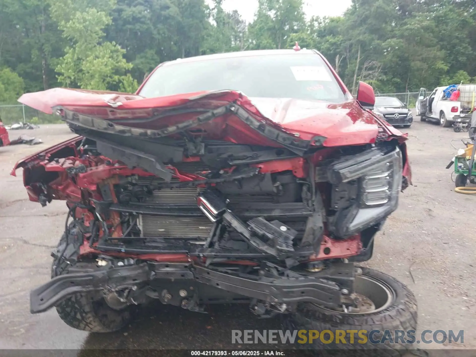 13 Photograph of a damaged car 1GKS2BKD4MR448858 GMC YUKON 2021