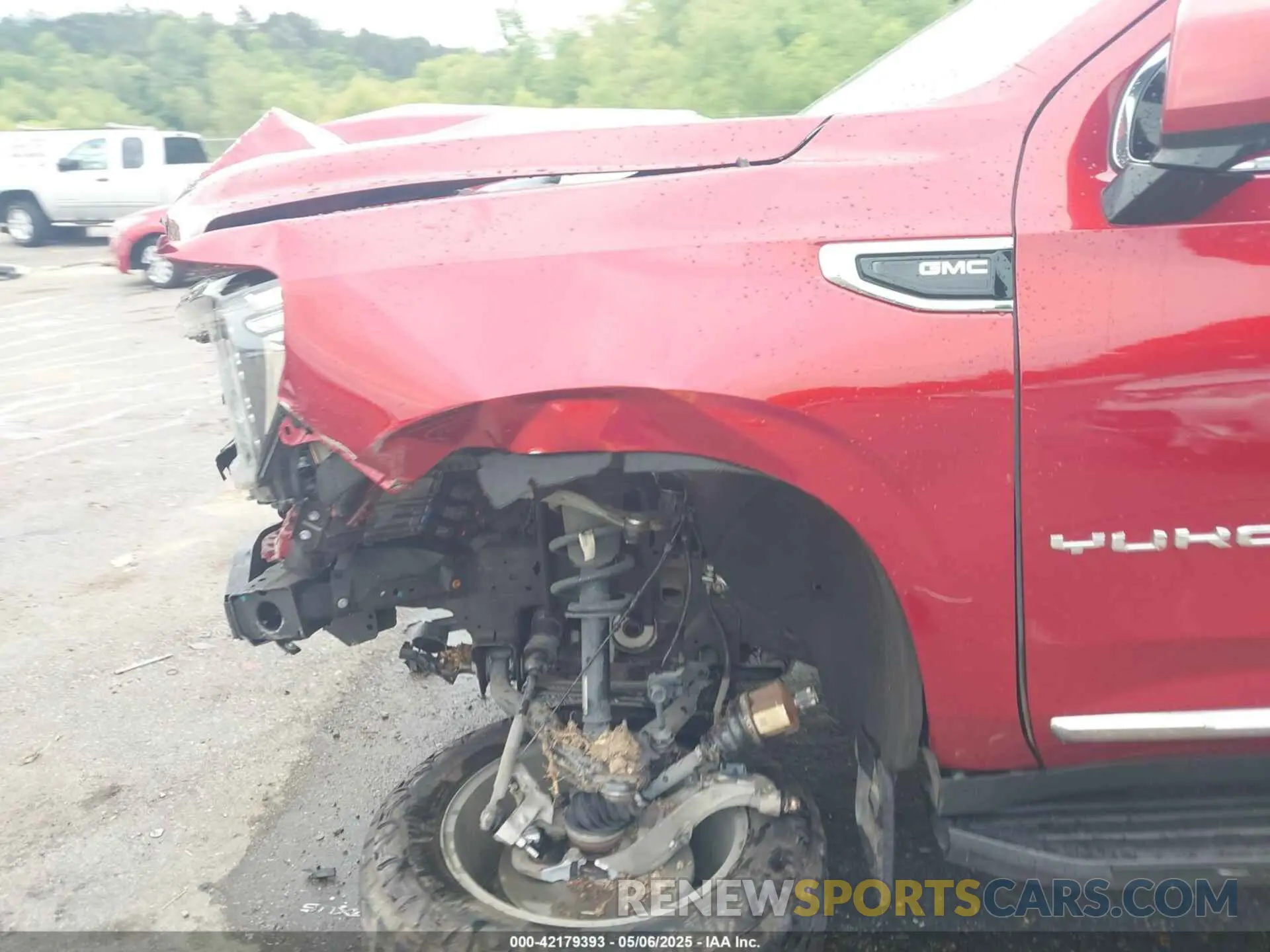 18 Photograph of a damaged car 1GKS2BKD4MR448858 GMC YUKON 2021