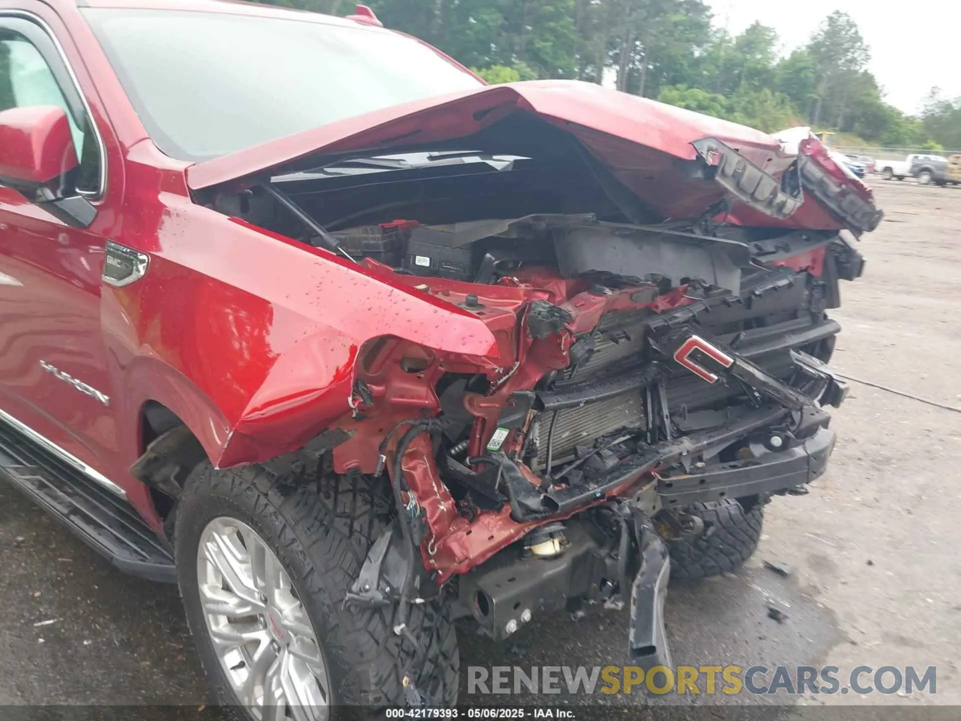 20 Photograph of a damaged car 1GKS2BKD4MR448858 GMC YUKON 2021