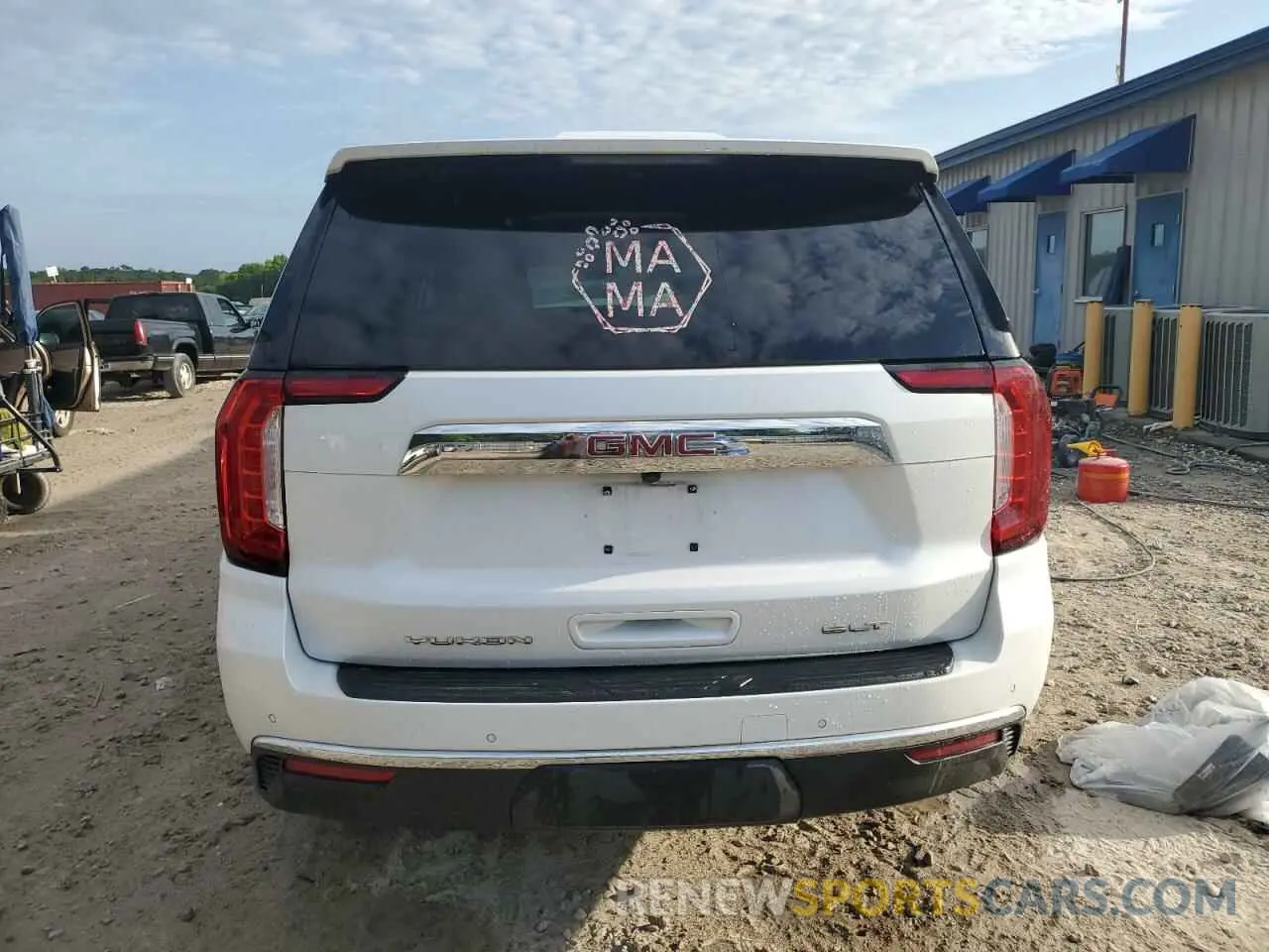 6 Photograph of a damaged car 1GKS2BKT9MR473021 GMC YUKON 2021