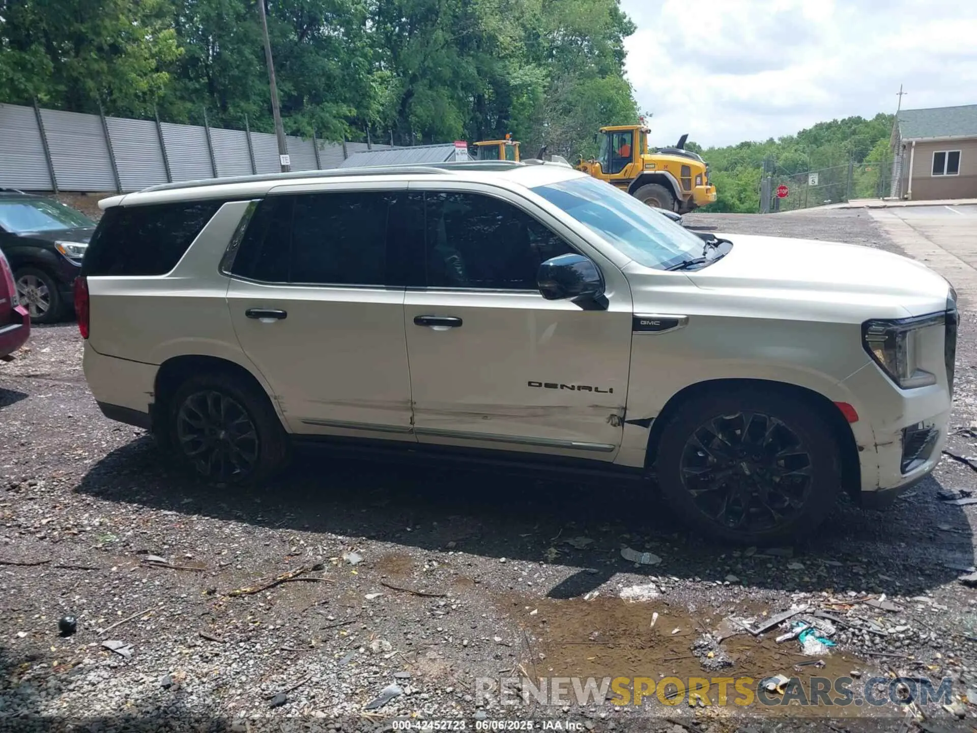 13 Photograph of a damaged car 1GKS2DKL0MR150133 GMC YUKON 2021