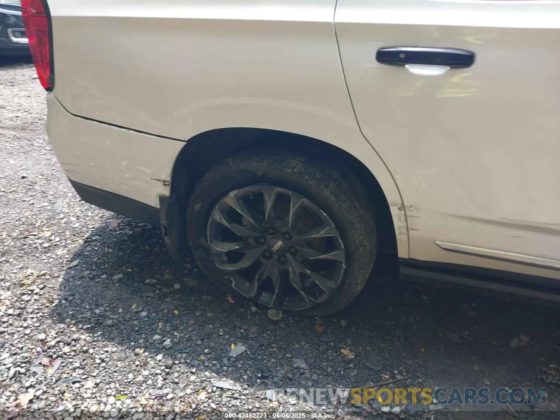 20 Photograph of a damaged car 1GKS2DKL0MR150133 GMC YUKON 2021