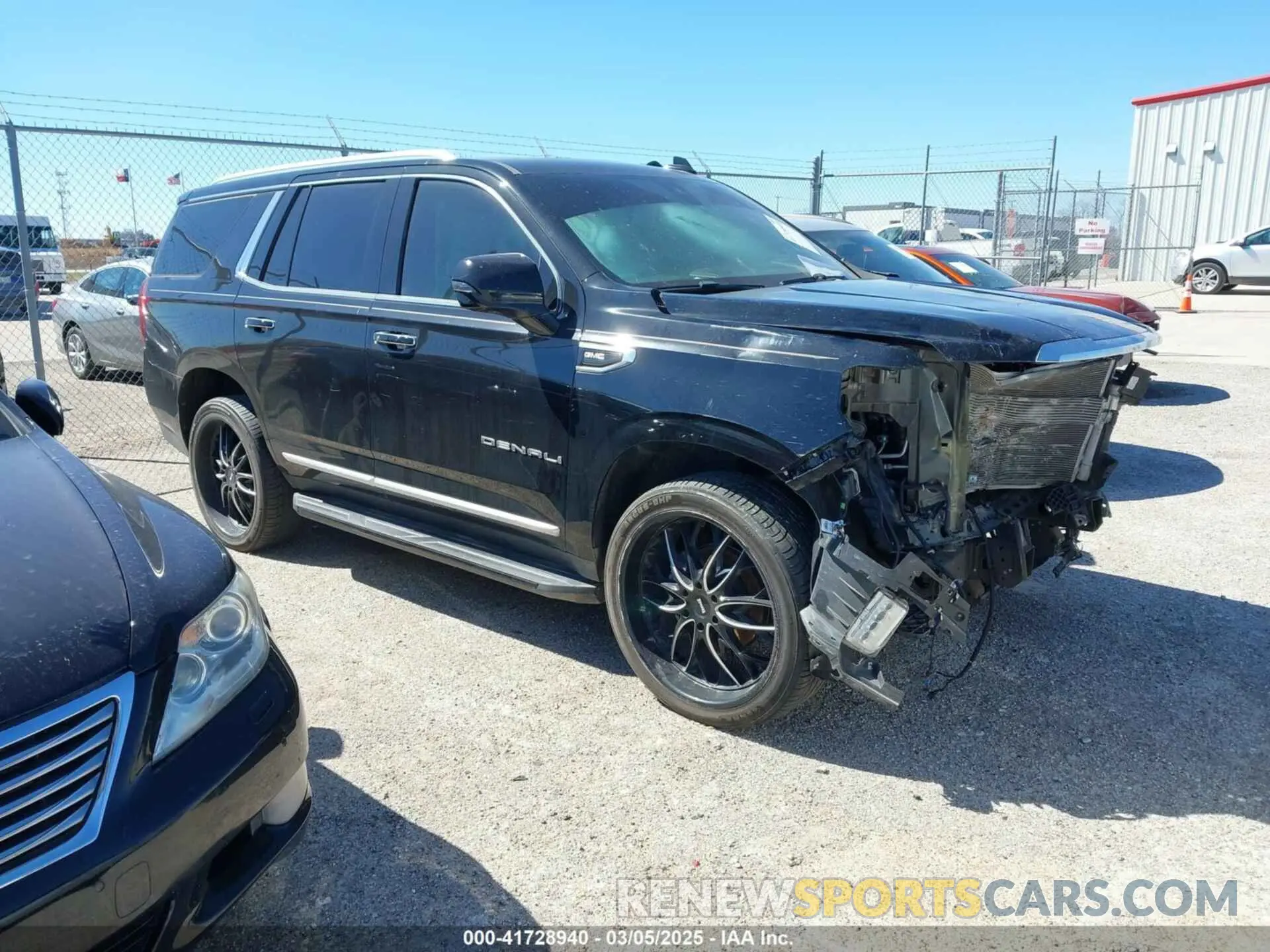 1 Фотография поврежденного автомобиля 1GKS2DKL3MR409536 GMC YUKON 2021