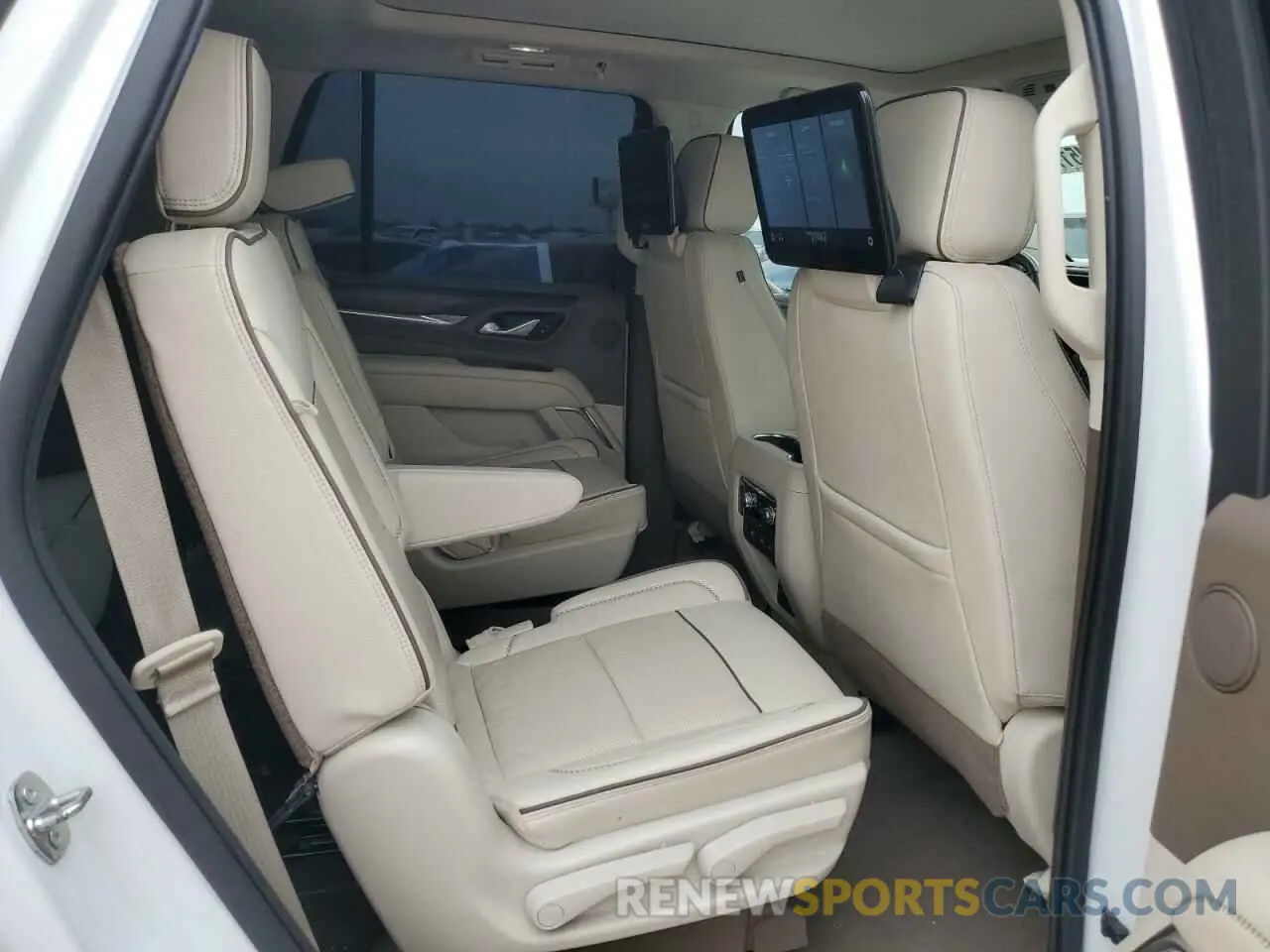 11 Фотография поврежденного автомобиля 1GKS2DKL5MR190241 GMC YUKON 2021