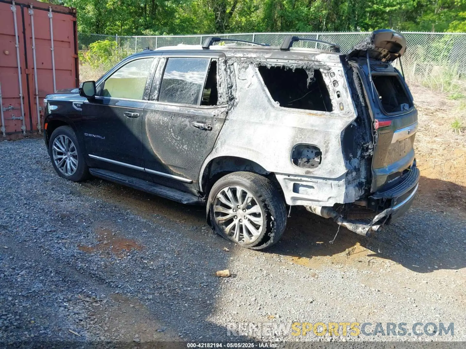 3 Фотография поврежденного автомобиля 1GKS2DKL7MR467018 GMC YUKON 2021