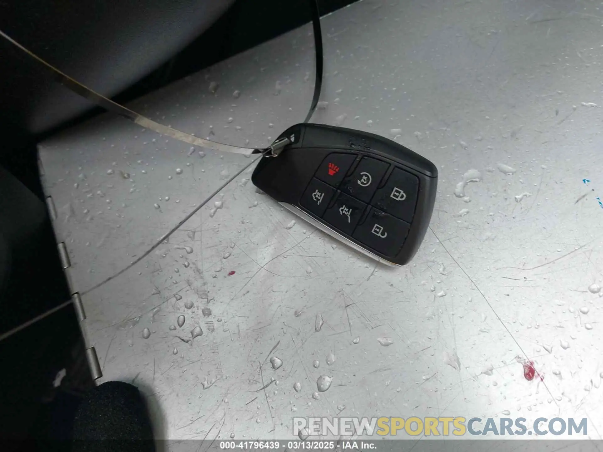 11 Photograph of a damaged car 1GKS2DKL8MR125626 GMC YUKON 2021