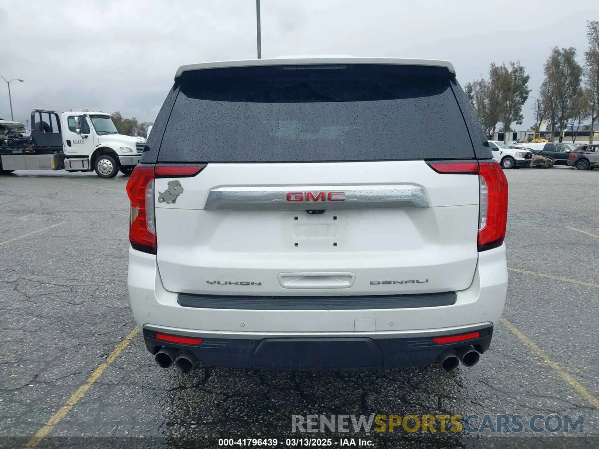 16 Photograph of a damaged car 1GKS2DKL8MR125626 GMC YUKON 2021