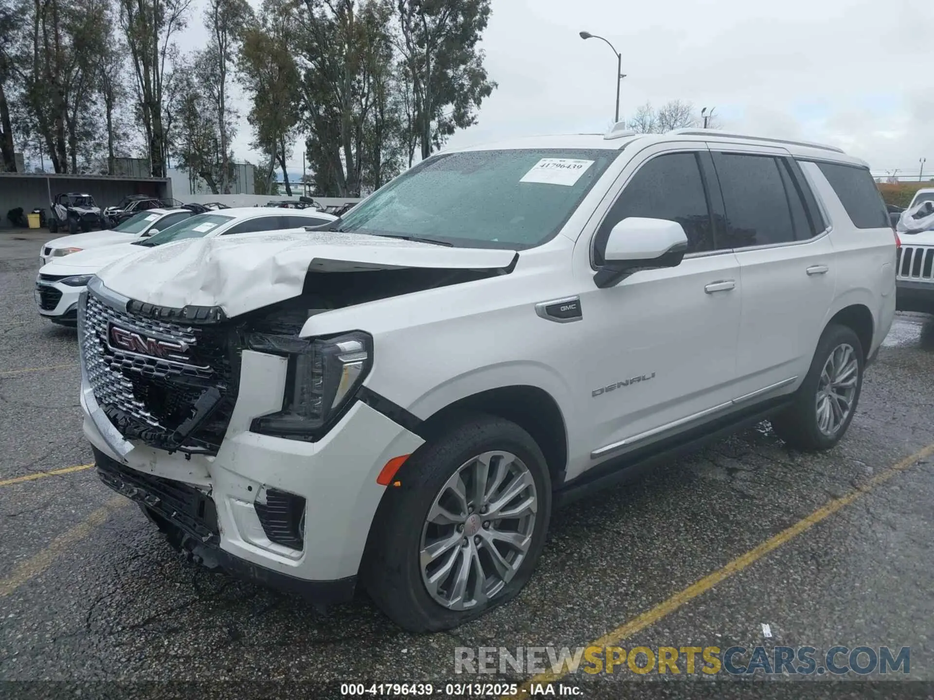 2 Photograph of a damaged car 1GKS2DKL8MR125626 GMC YUKON 2021