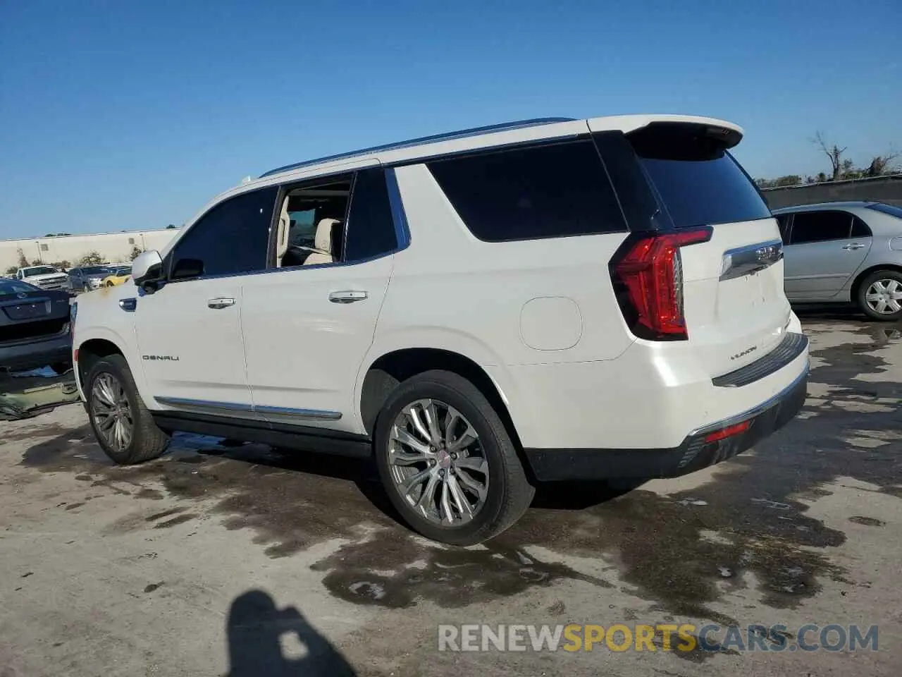 2 Фотография поврежденного автомобиля 1GKS2DKT7MR389596 GMC YUKON 2021