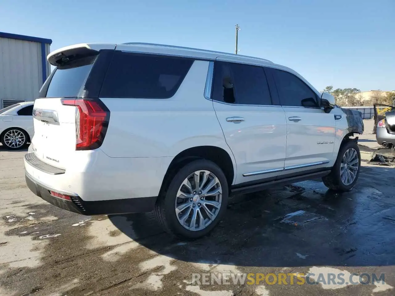 3 Фотография поврежденного автомобиля 1GKS2DKT7MR389596 GMC YUKON 2021