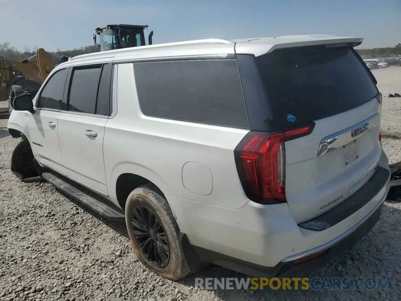 2 Photograph of a damaged car 1GKS2GKD7MR424034 GMC YUKON 2021