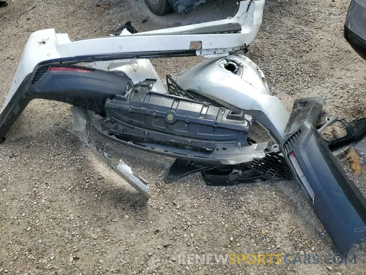 15 Photograph of a damaged car 1GKS1AKD7NR201865 GMC YUKON 2022