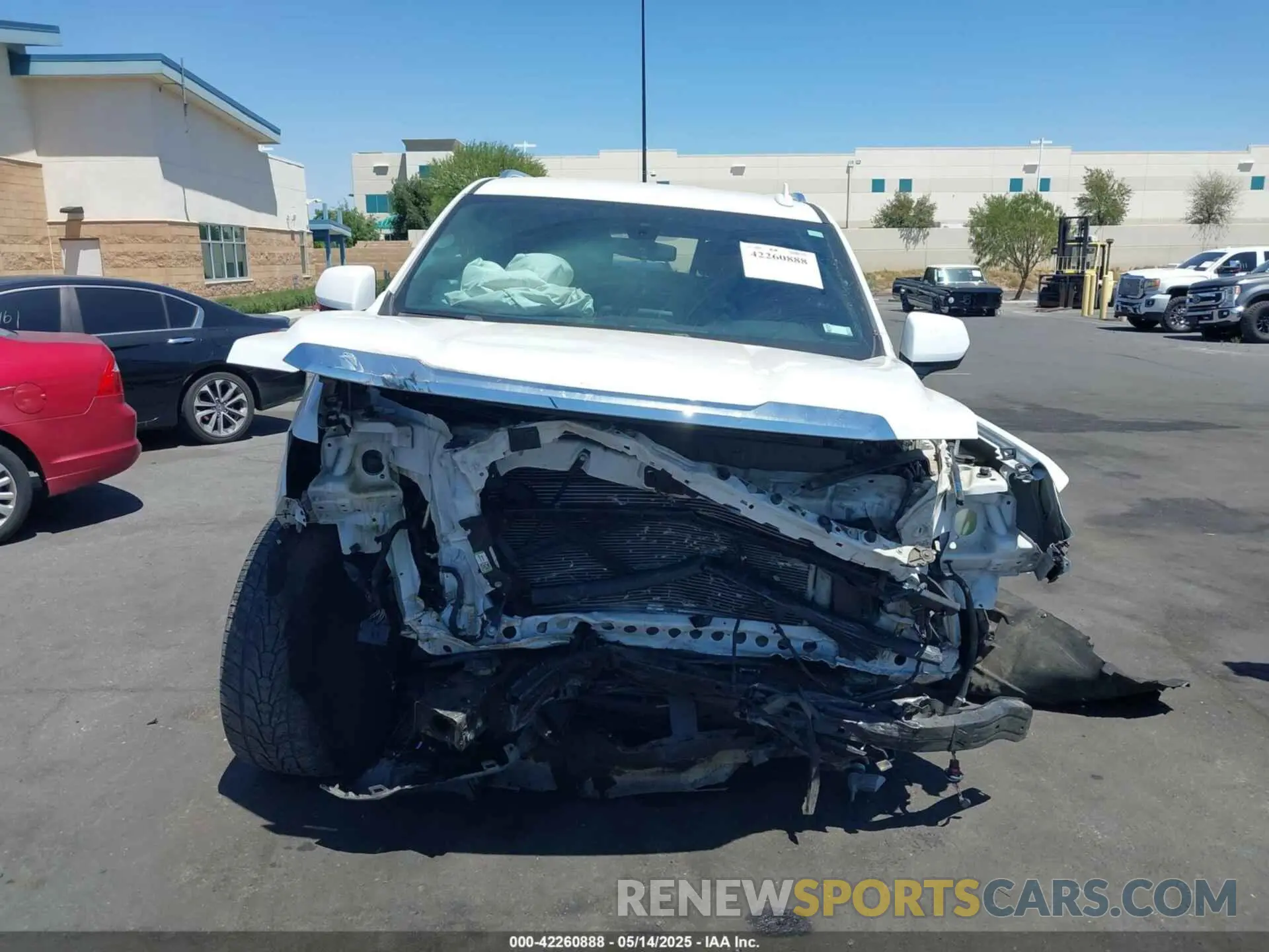 13 Photograph of a damaged car 1GKS1AKD8NR196434 GMC YUKON 2022