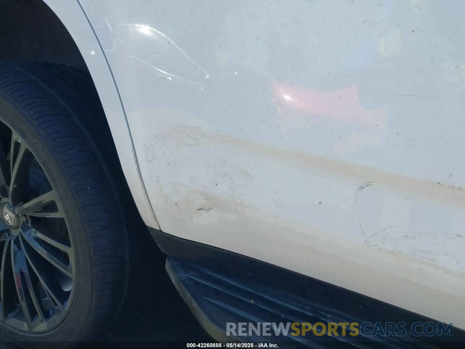 22 Photograph of a damaged car 1GKS1AKD8NR196434 GMC YUKON 2022