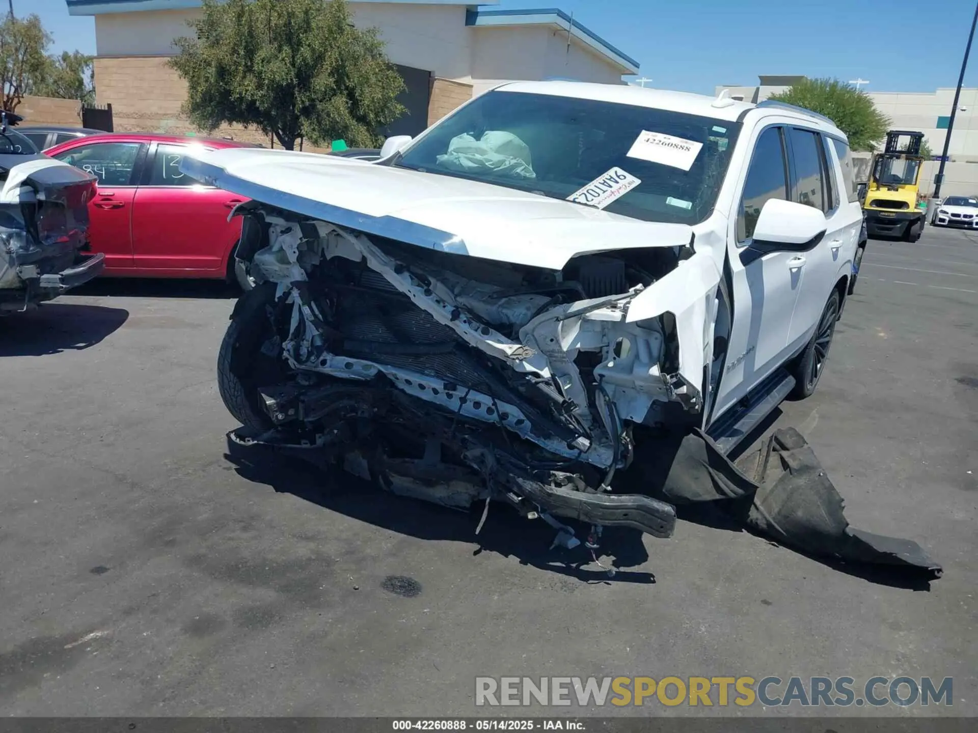 6 Photograph of a damaged car 1GKS1AKD8NR196434 GMC YUKON 2022
