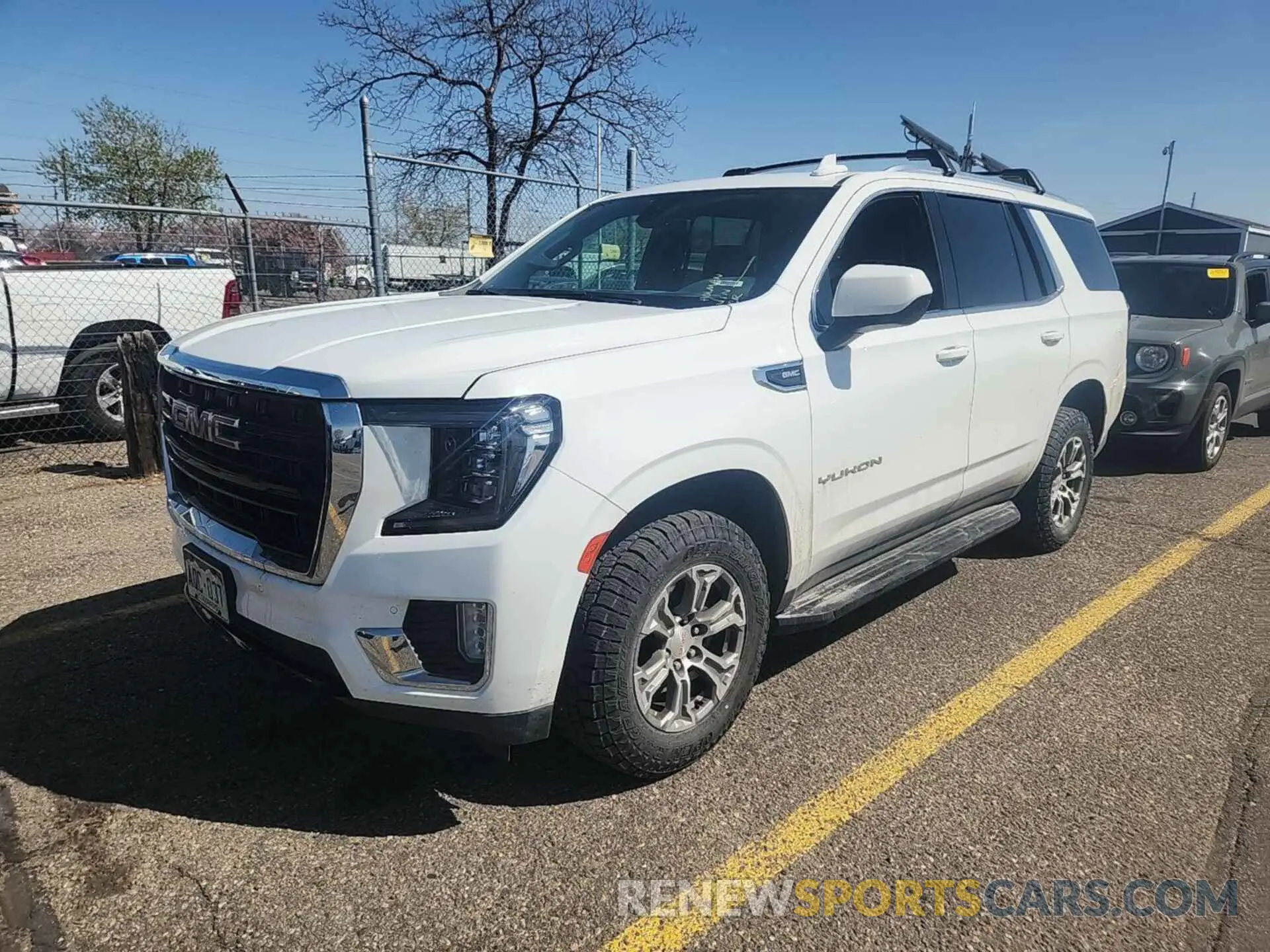 15 Photograph of a damaged car 1GKS2AKD0NR132143 GMC YUKON 2022