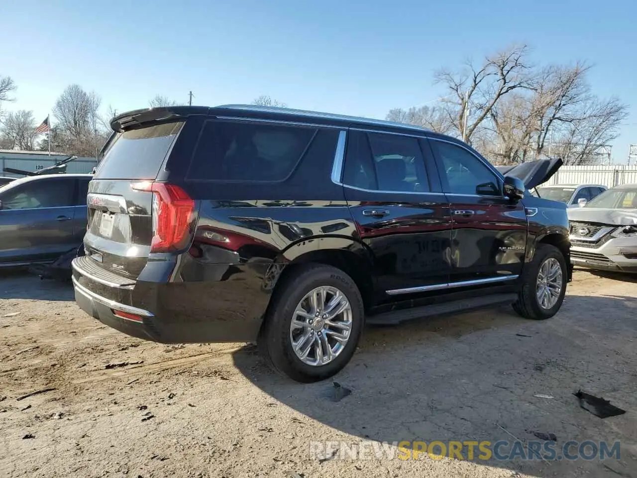3 Фотография поврежденного автомобиля 1GKS2BKD3NR318572 GMC YUKON 2022