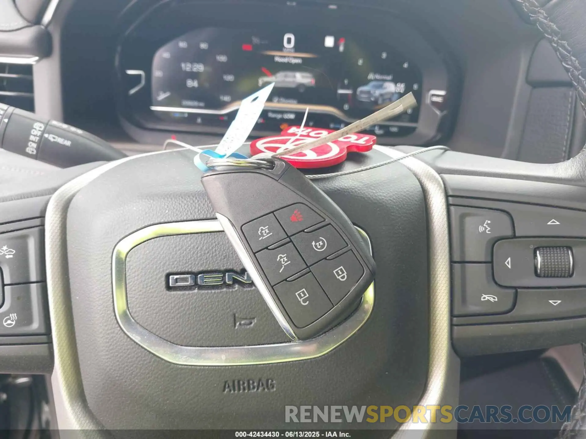 11 Фотография поврежденного автомобиля 1GKS2DKL7NR271890 GMC YUKON 2022