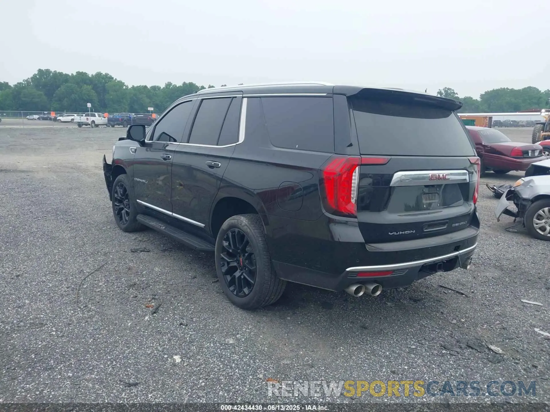 3 Фотография поврежденного автомобиля 1GKS2DKL7NR271890 GMC YUKON 2022