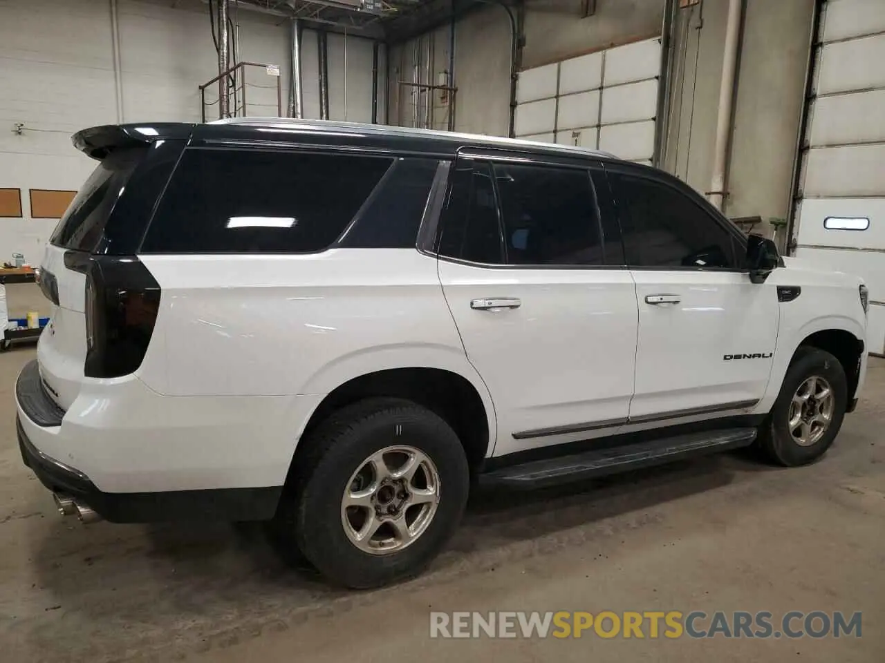 3 Фотография поврежденного автомобиля 1GKS2DKLXNR127962 GMC YUKON 2022