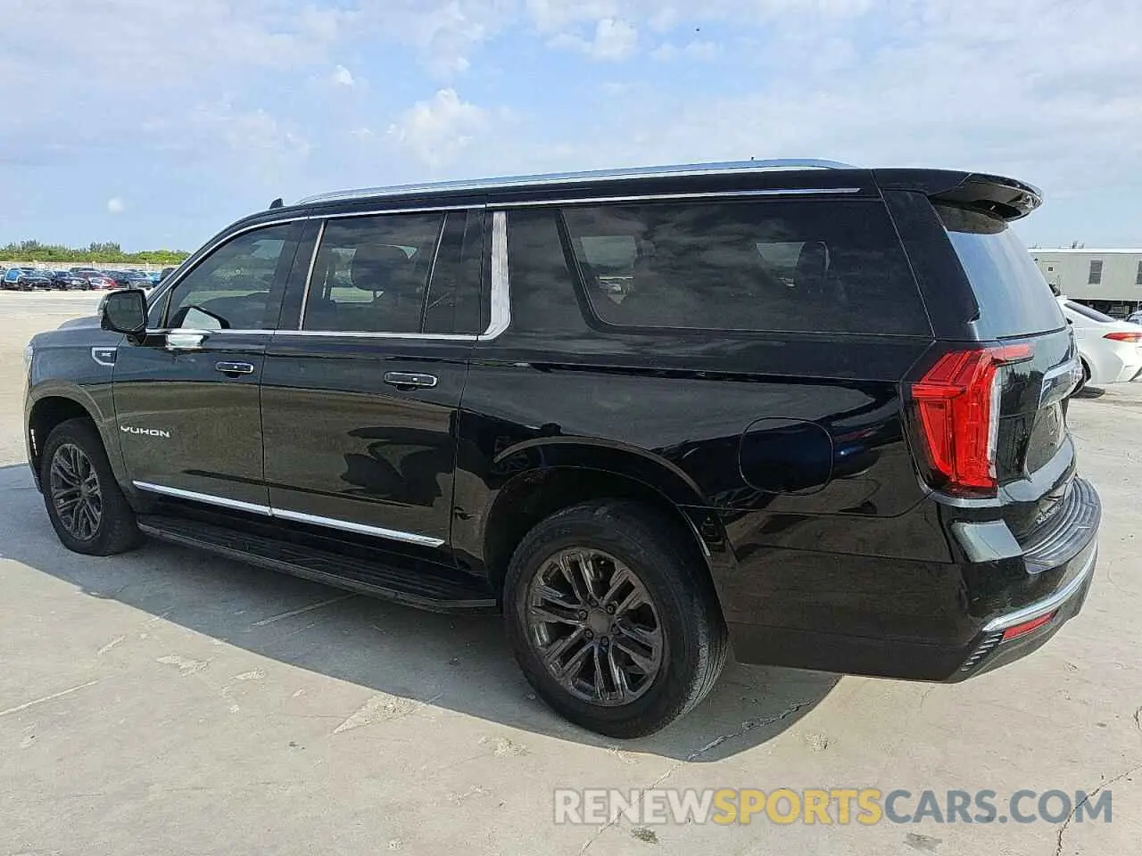 2 Фотография поврежденного автомобиля 1GKS2GKD4NR141964 GMC YUKON 2022