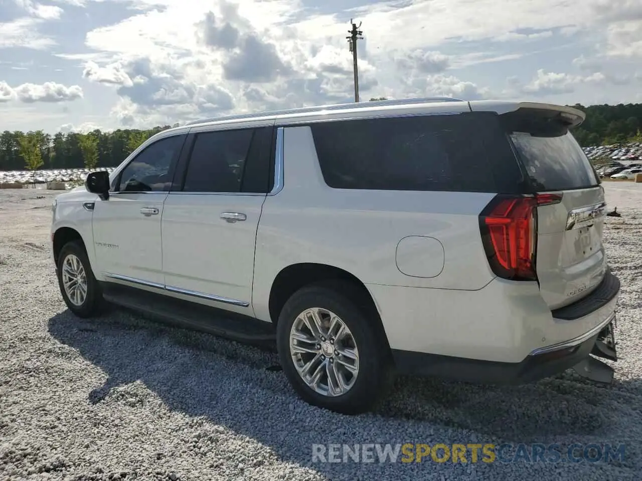 2 Photograph of a damaged car 1GKS2GKD6NR196190 GMC YUKON 2022