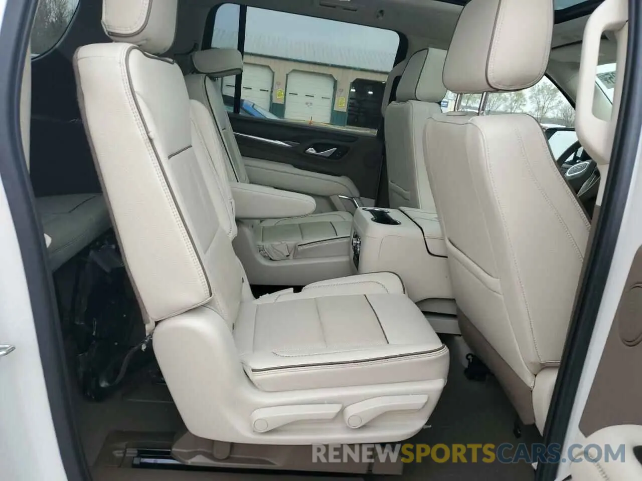 10 Фотография поврежденного автомобиля 1GKS2JKL0NR267680 GMC YUKON 2022