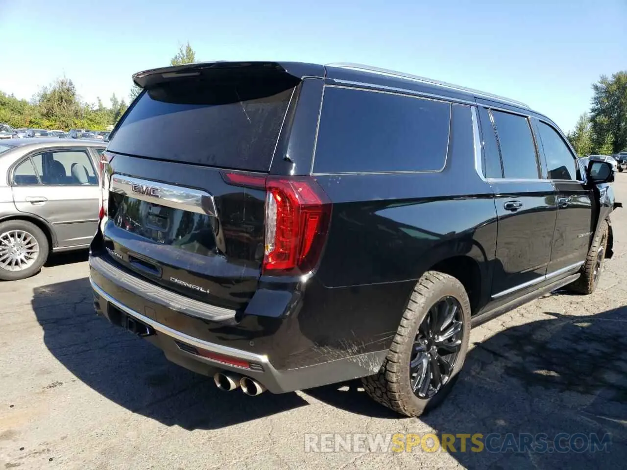 3 Photograph of a damaged car 1GKS2JKL1NR255313 GMC YUKON 2022