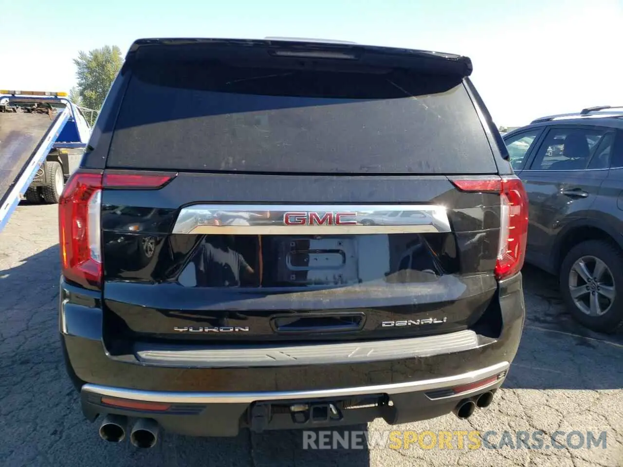 6 Photograph of a damaged car 1GKS2JKL1NR255313 GMC YUKON 2022