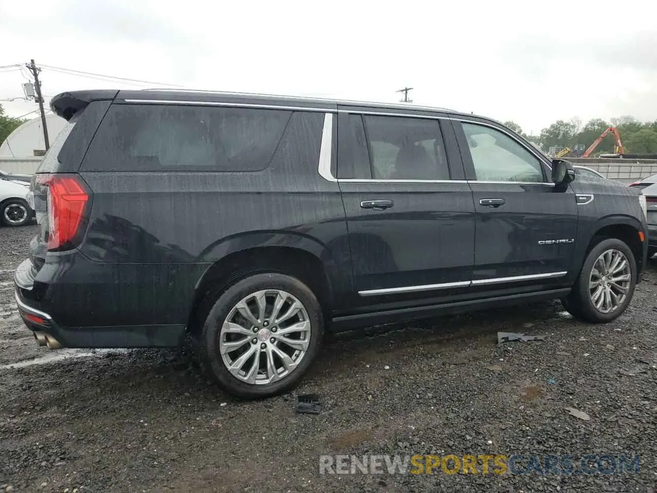 3 Photograph of a damaged car 1GKS2JKL7NR168712 GMC YUKON 2022