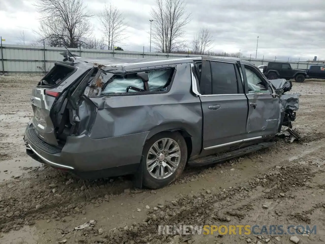 3 Photograph of a damaged car 1GKS2JKT0NR137141 GMC YUKON 2022