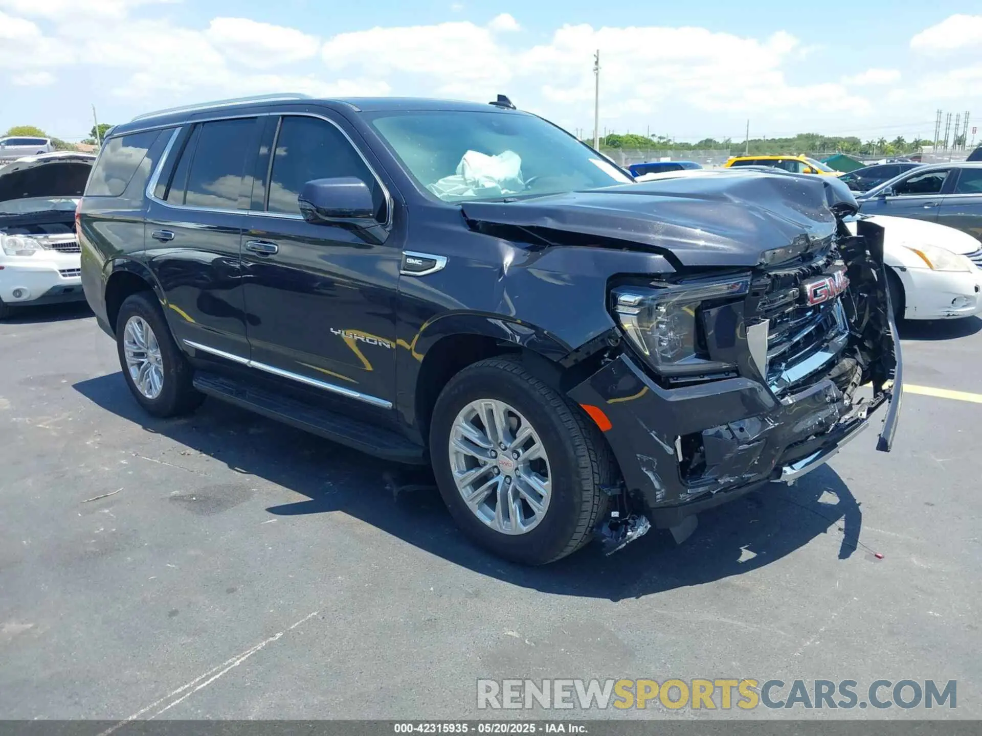 1 Photograph of a damaged car 1GKS1BKD4PR552161 GMC YUKON 2023