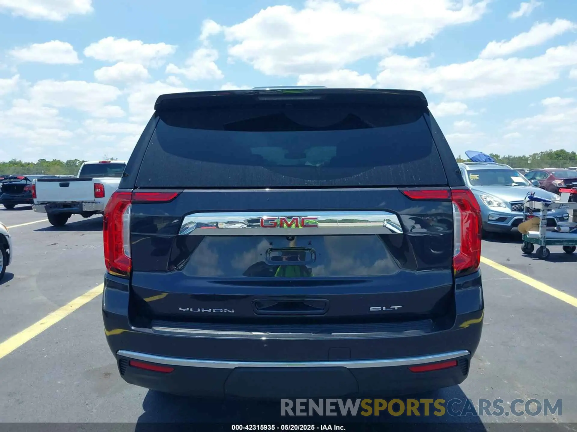 15 Photograph of a damaged car 1GKS1BKD4PR552161 GMC YUKON 2023
