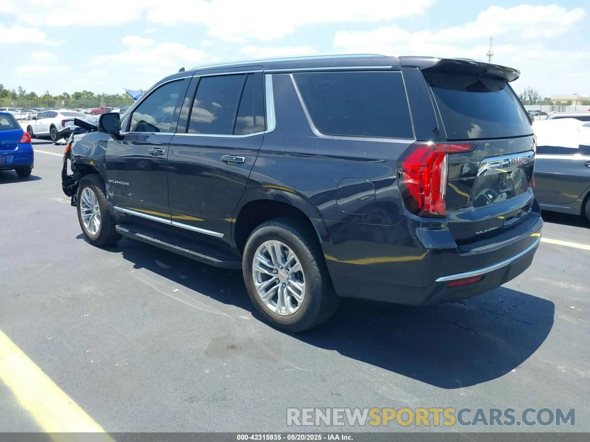 3 Photograph of a damaged car 1GKS1BKD4PR552161 GMC YUKON 2023