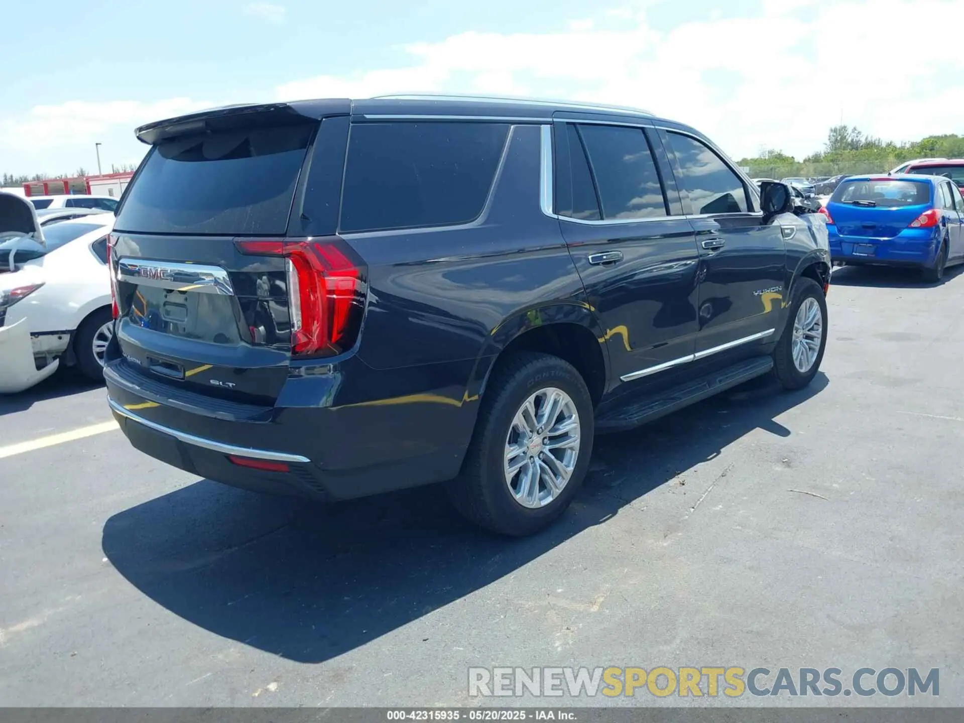 4 Photograph of a damaged car 1GKS1BKD4PR552161 GMC YUKON 2023