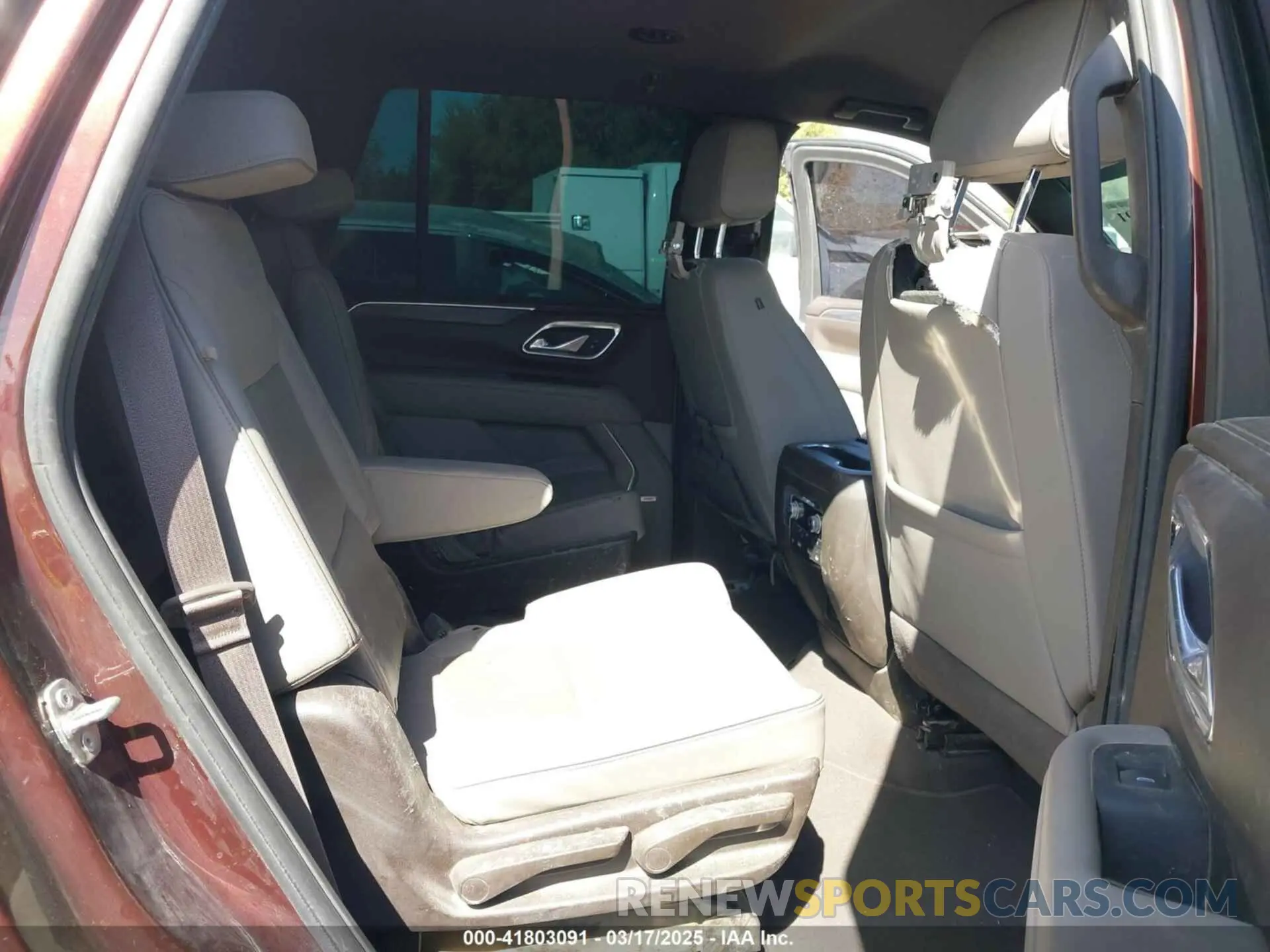 8 Фотография поврежденного автомобиля 1GKS1BKD8PR529871 GMC YUKON 2023
