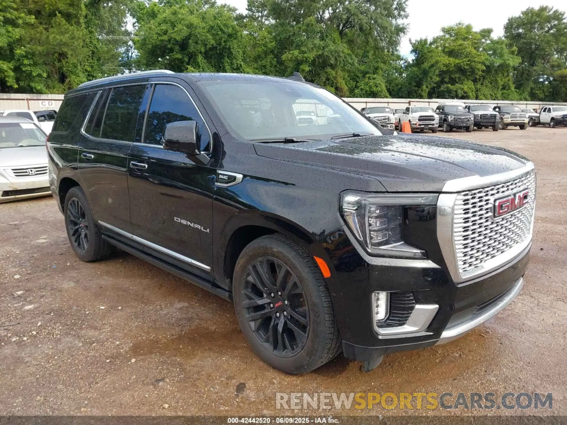 1 Photograph of a damaged car 1GKS1DKL8PR467469 GMC YUKON 2023