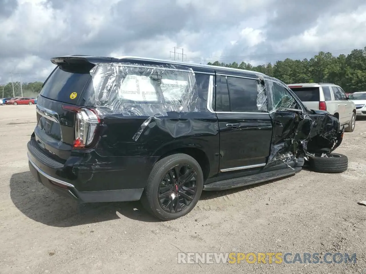 3 Photograph of a damaged car 1GKS1GKD6PR164149 GMC YUKON 2023